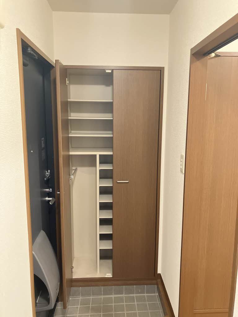 玄関　シューズボックス