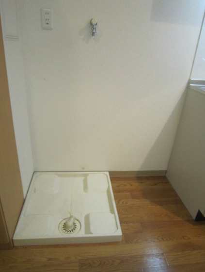 その他　内装は別部屋の参考写真です。