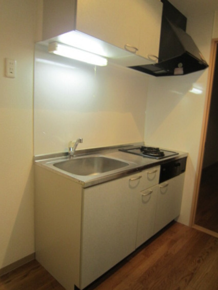 キッチン　内装は別部屋の参考写真です。
