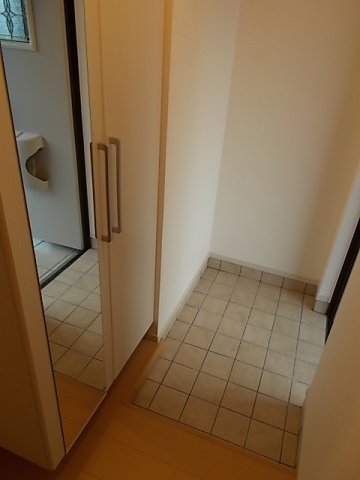 玄関　収納もある玄関です