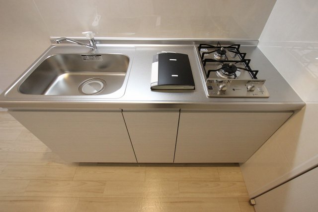 キッチン　同物件別号室のものです。