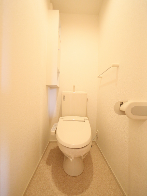 トイレ　温水洗浄便座