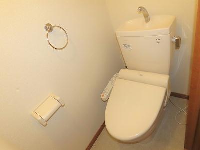 トイレ　温水洗浄便座