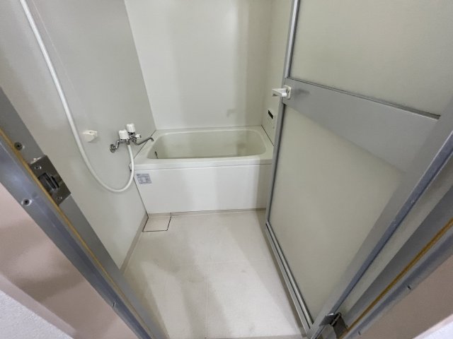 バス・シャワールーム　イメージとして同建物他部屋を表示しています。