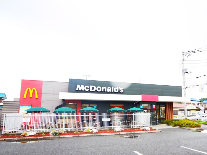 飲食店　マクドナルド（飲食店）まで490m
