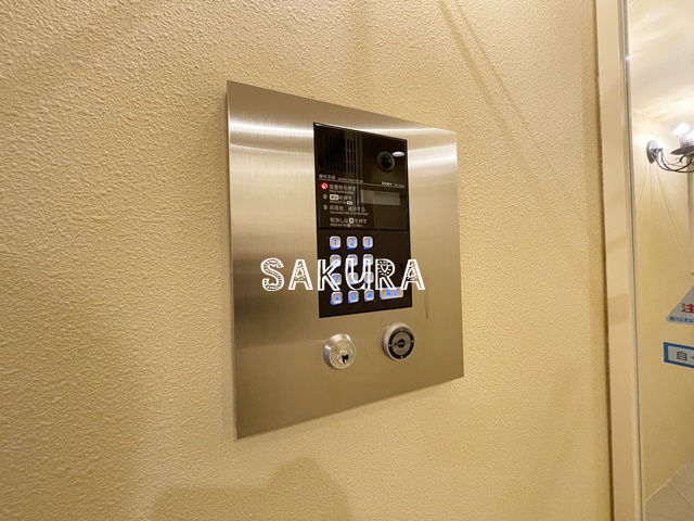 セキュリティ　不審者、勧誘員をシャットアウトできるオートロックです♪