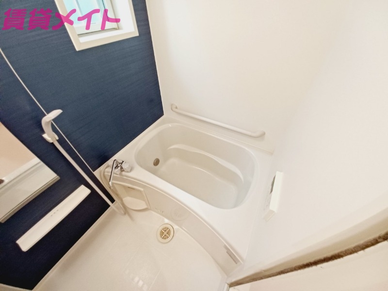 バス・シャワールーム　同型反転タイプです。