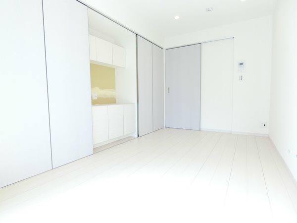 居室・リビング　日当たり良好の明るいお部屋です。