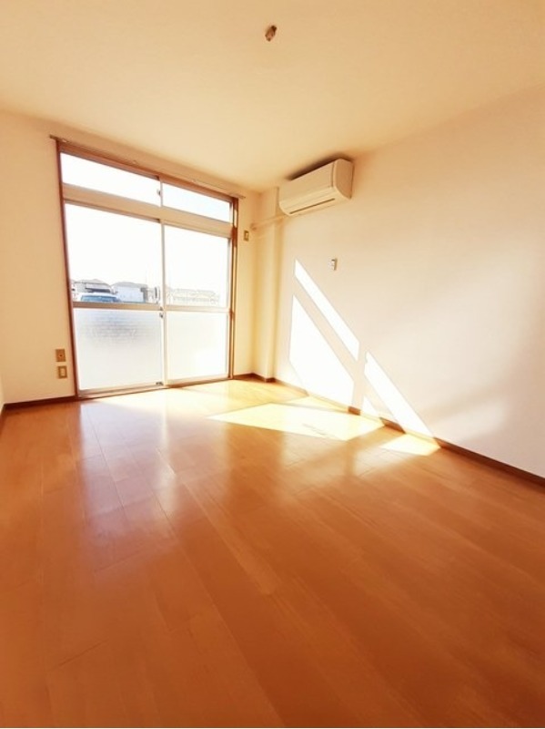 居室・リビング　図面と現状に相違がある場合には現状を優先