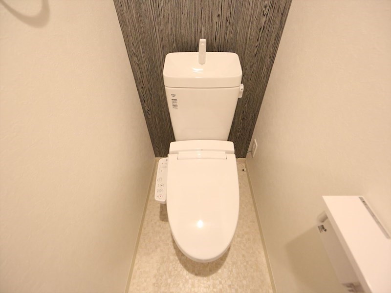 トイレ　温水洗浄暖房便座付トイレ