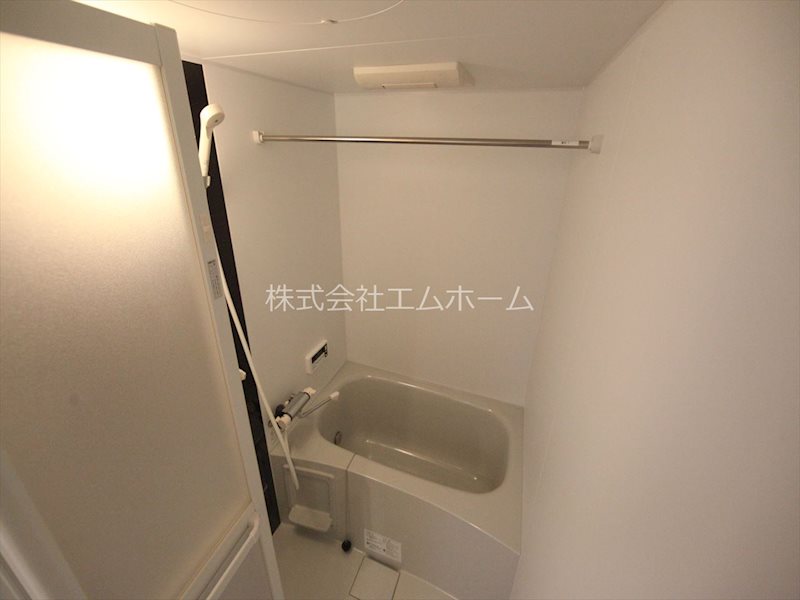 バス・シャワールーム　浴室暖房乾燥機付　追い焚き・オートバス機能付お風呂