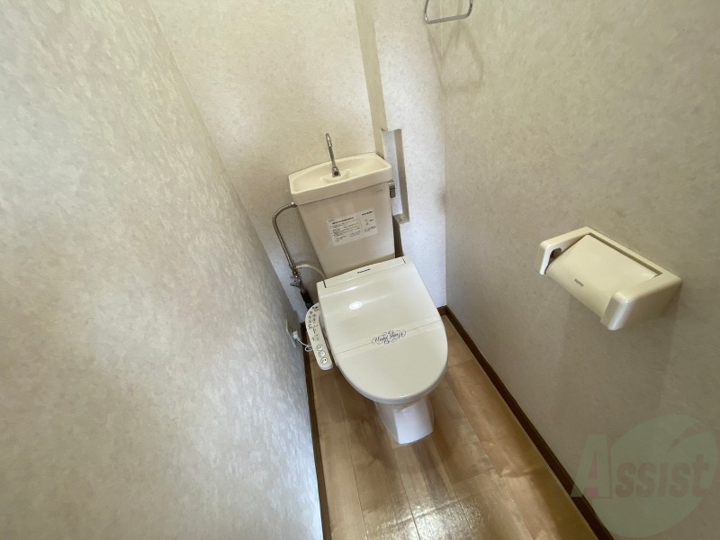 トイレ　こちらはトイレです。清潔感があり、安心して使用できます。