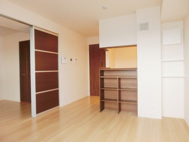 居室・リビング　使い勝手の良い全室洋室のお部屋です。