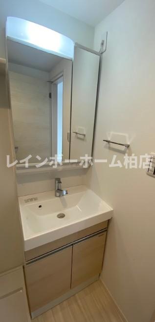 洗面設備　同施工。参考写真。