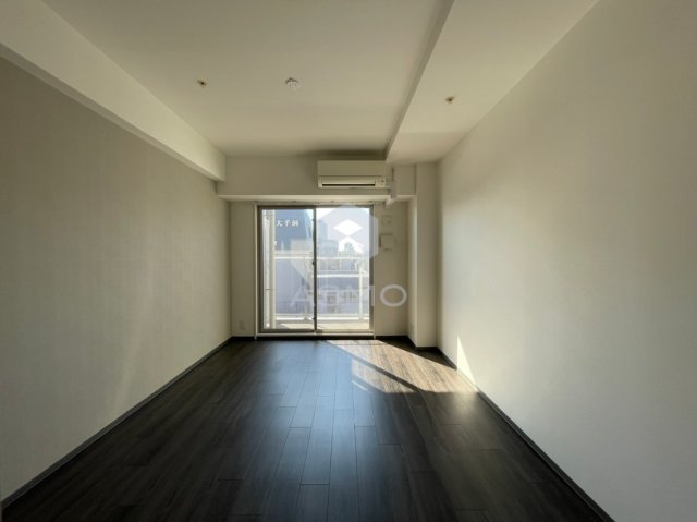 居室・リビング　同マンション別部屋参考写真