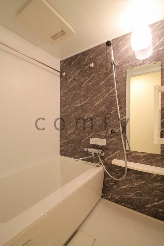 バス・シャワールーム　バスルーム