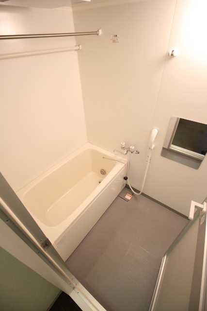 バス・シャワールーム　追い焚き付★浴室乾燥機付なので雨でもラクラク♪