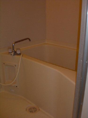 バス・シャワールーム　独立洗面台