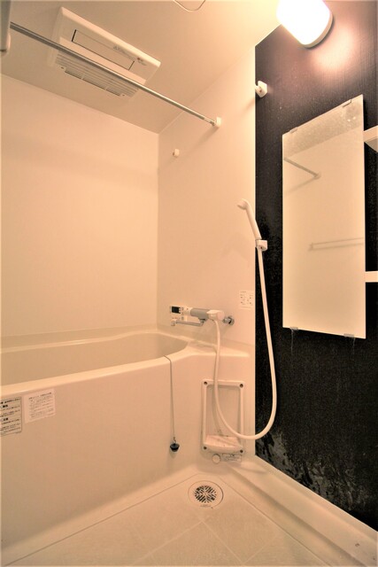 バス・シャワールーム　追焚・浴室乾燥機付きバス