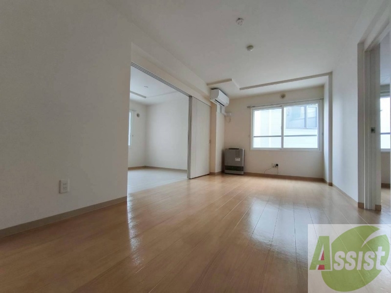 居室・リビング　広々としたリビングです。使い勝手がよさそうですね！