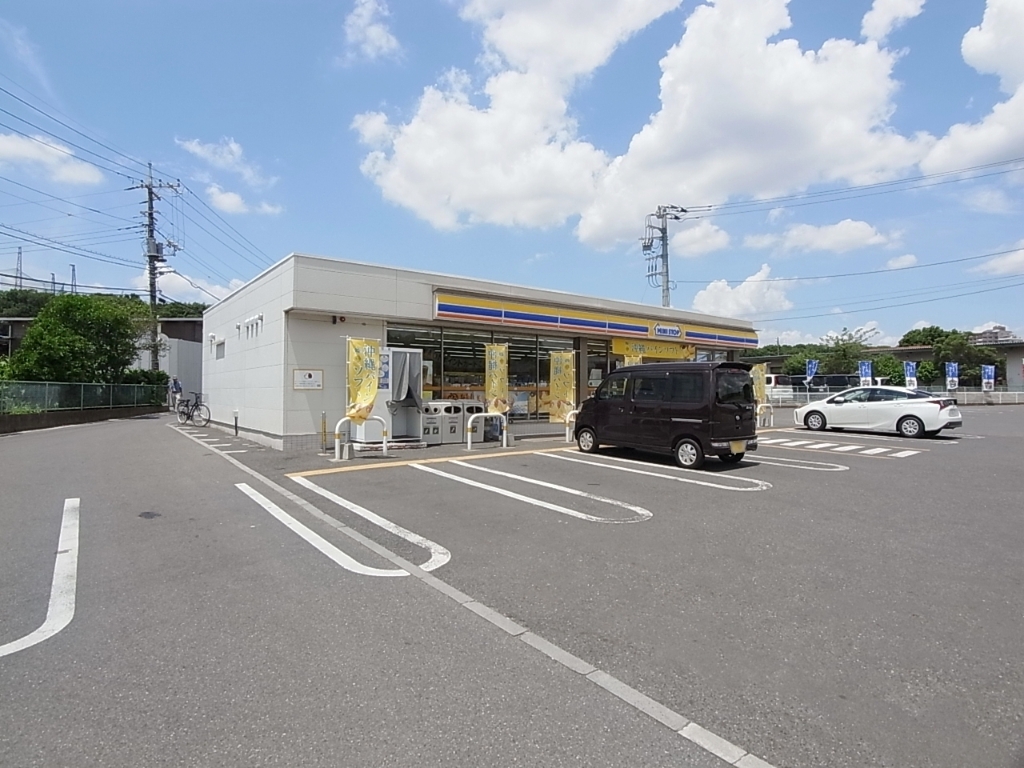 コンビニ　ミニストップ 金ヶ作並木前店（コンビニ）まで655m