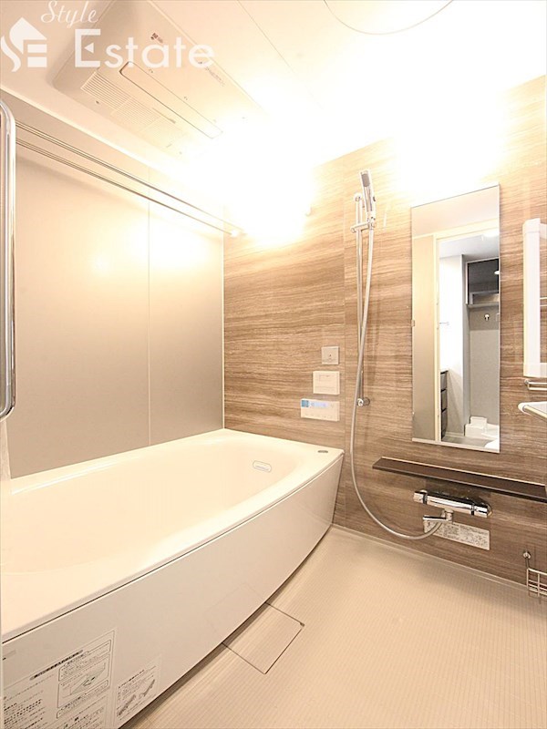 バス・シャワールーム　バスルーム