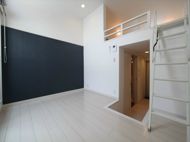 居室・リビング　洋室5.4帖　ロフト5帖（収納にも寝室にも使えます）