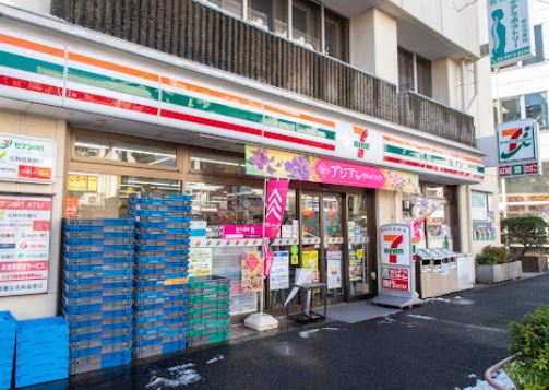 コンビニ　セブンイレブン 杉並和田3丁目店（コンビニ）まで194m