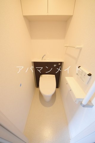 トイレ　ウォシュレット付き