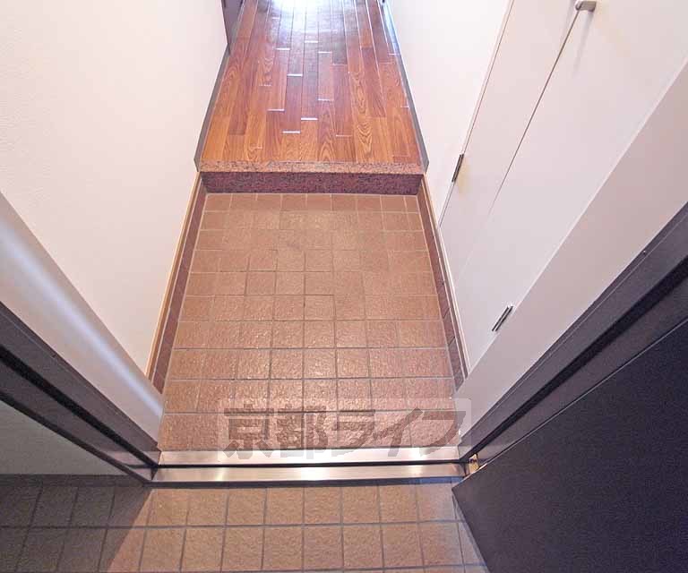 玄関　シンプルな玄関です。