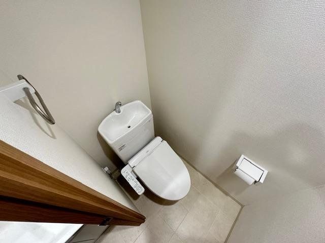 トイレ　別部屋参考写真です