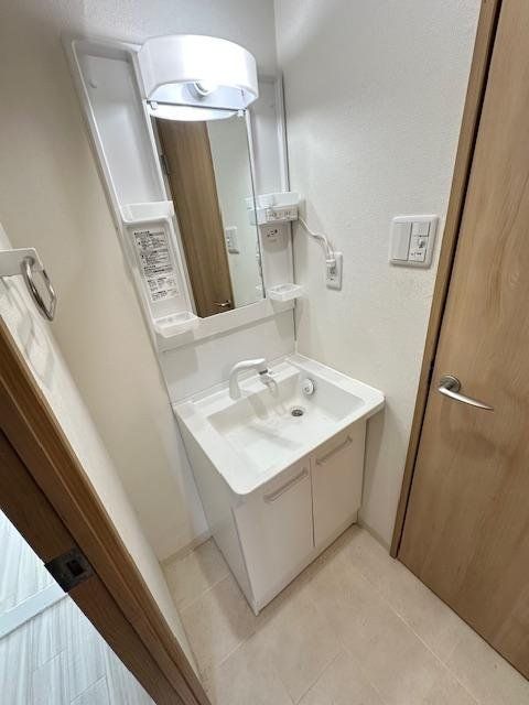 洗面設備　別部屋参考写真です