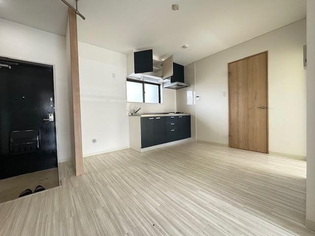 居室・リビング　別部屋参考写真です