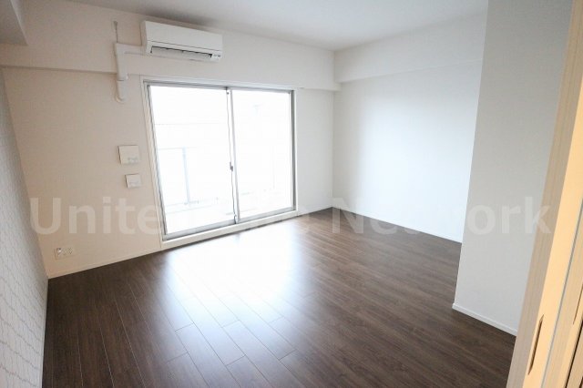 居室・リビング　ゆったりとくつろげる、落ち着きのある居室空間です