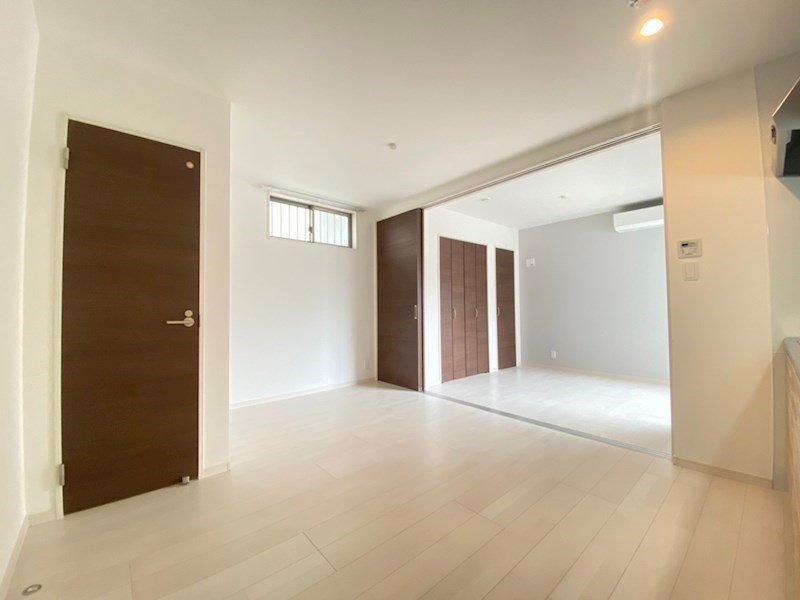 居室・リビング　こちらの居間で趣味の時間をお楽しみください