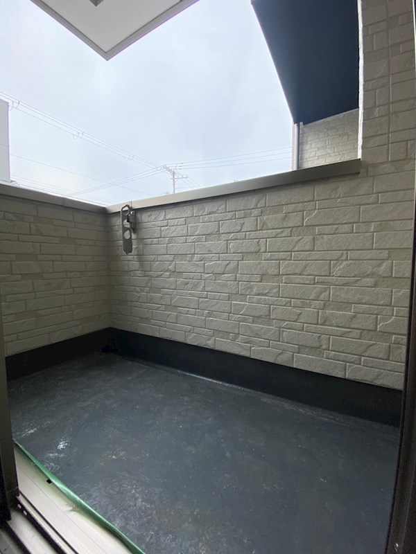 バルコニー　開放的で明るい空間を演出してくれるバルコニーです