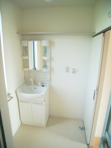 洗面設備　2005年5月撮影