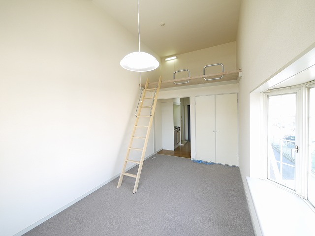 居室・リビング　明るい洋室です。