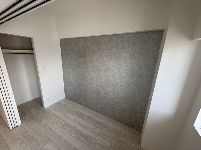 その他部屋・スペース　開放的な寝室です