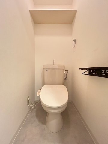 トイレ　同物件、別号室の写真です。