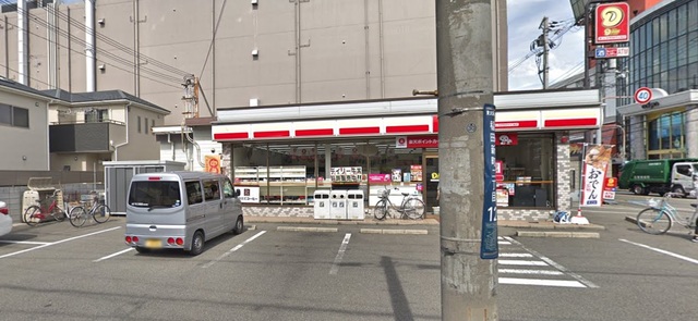 コンビニ　ニューヤマザキデイリーストア東大阪稲田店（コンビニ）まで286m