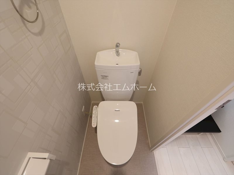トイレ　温水洗浄暖房便座付トイレ