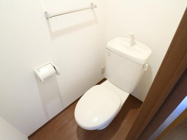 トイレ　別号室参考写真