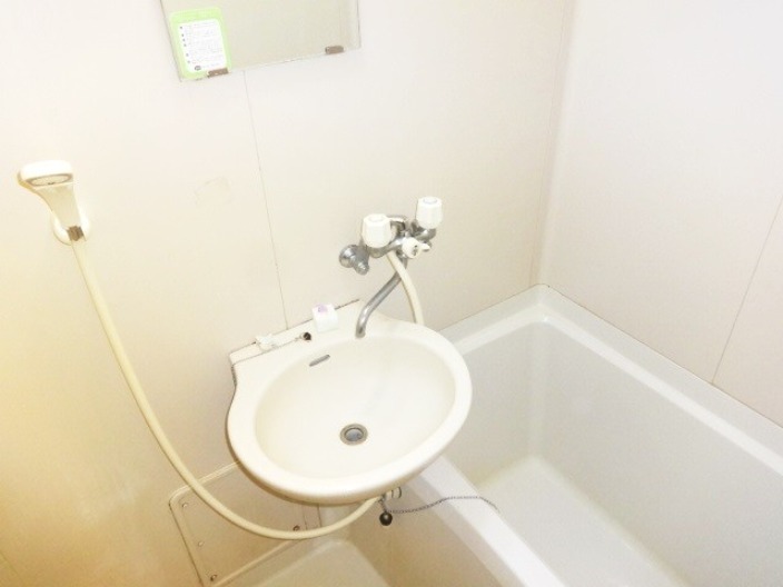 バス・シャワールーム　お風呂とトイレは別なんです◎