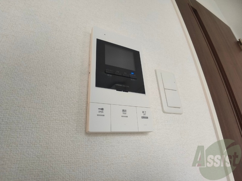 セキュリティ　ＴＶモニター付インターホンです。来客者の顔が見えるので安心！