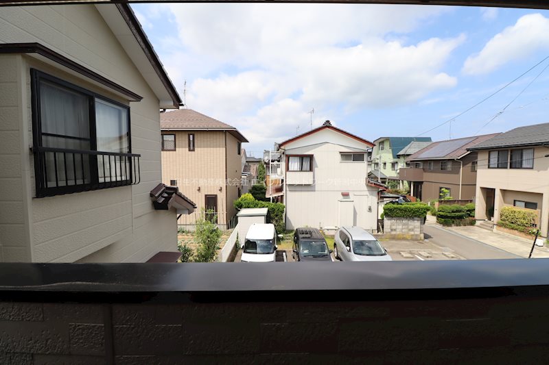 眺望　ベランダ向かいは駐車場のため、遮るものなし♪