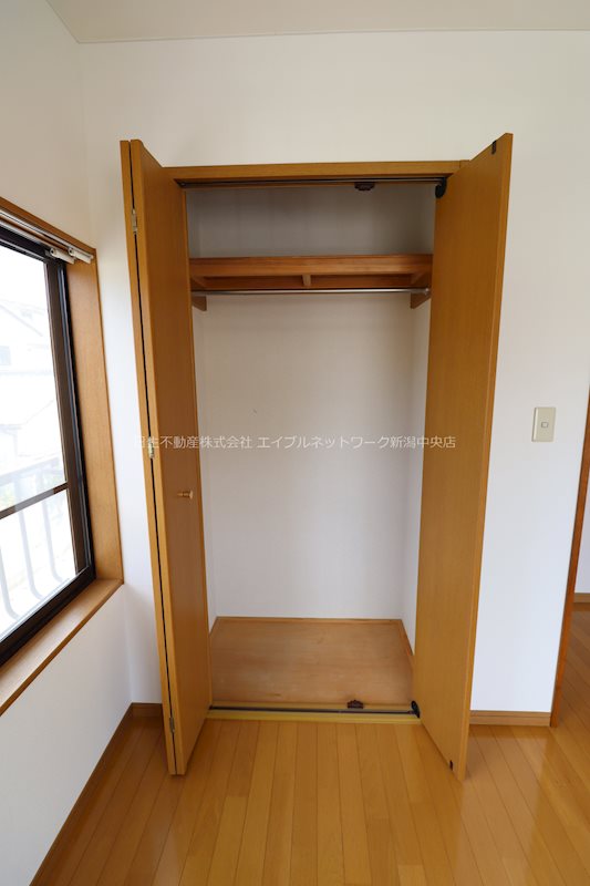収納　洋室クローゼット