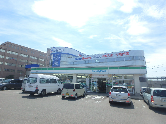 コンビニ　ファミリーマート 新潟桜木インター店（コンビニ）まで669m