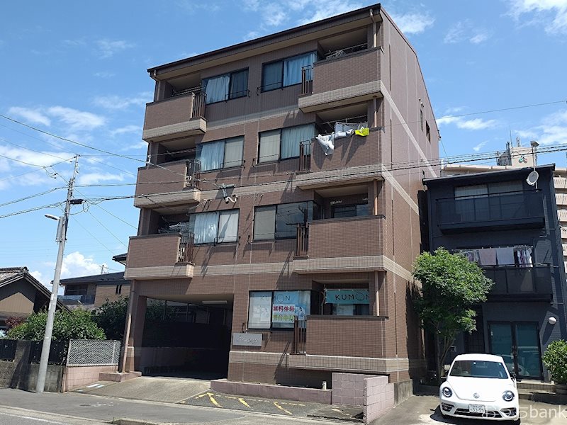 建物外観　名鉄国府宮駅徒歩4分の便利な立地のファミリー物件です。