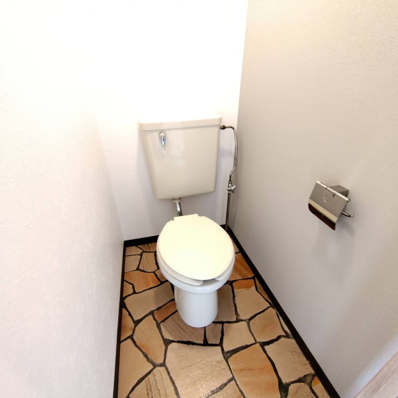阪急箕面線 牧落駅 徒歩28分 4階建 築33年のトイレ写真